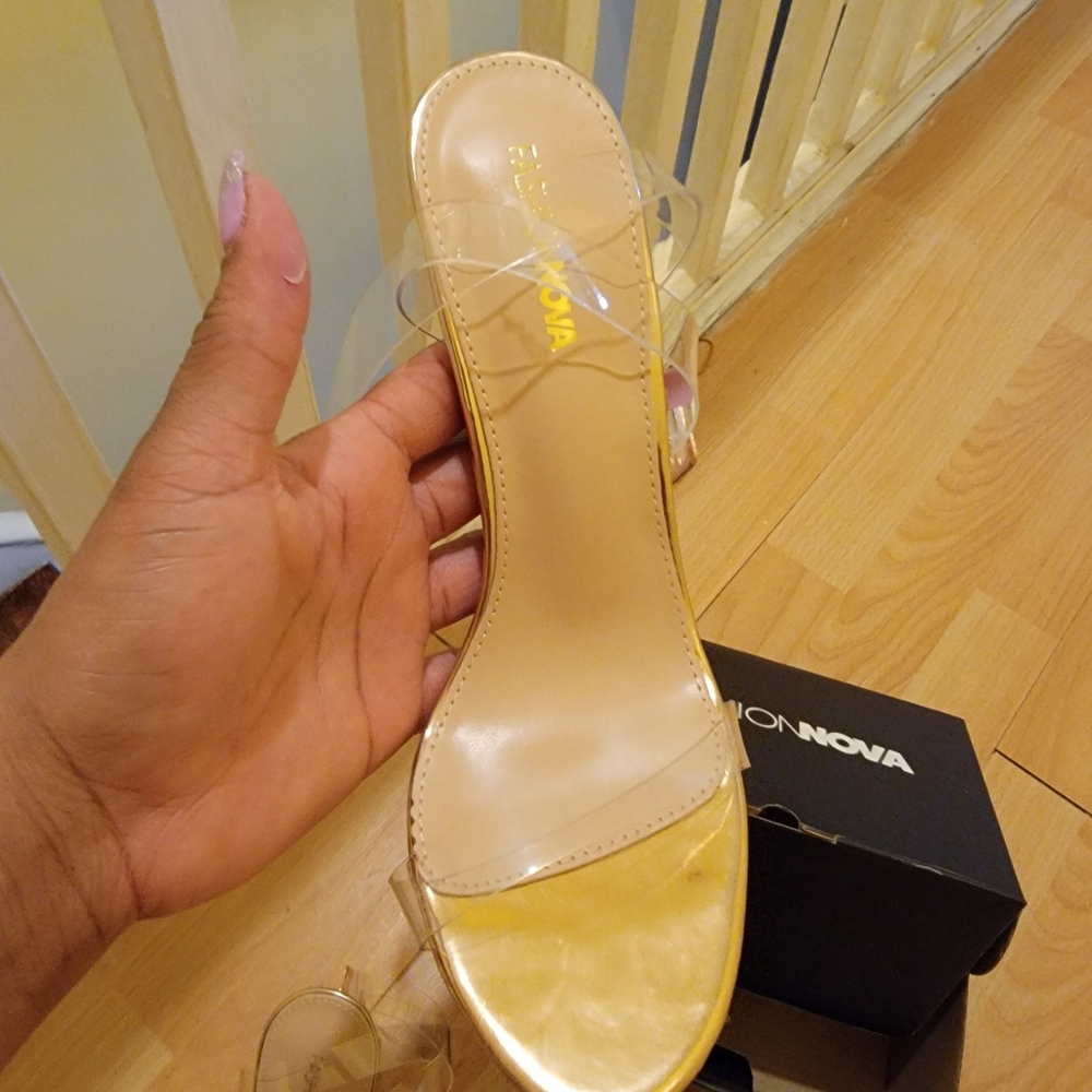 Shoes - Picture 2 of 9